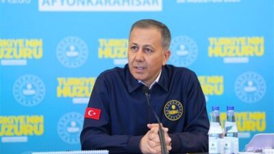 İçişleri Bakanı Yerlikaya, İstanbul'un Avcılar ilçesinde makas atarak trafik güvenliğini