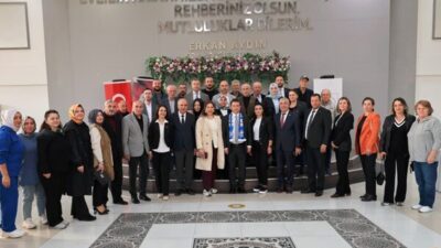 Mahalle sakinleri yapılmasını istedikleri hizmetleri tek tek söz alarak Başkan