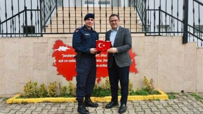 Beraberinde belediye başkan yardımcıları ve meclis üyeleri ile birlikte ziyaretlerde