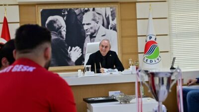 Kepez Belediye Başkanı Mesut Kocagöz, Beyaz Baston Görme Engelliler Derneği’nin