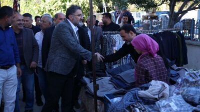 Başkan Kumbul, inceleme sonrası mahalle esnafını, pazar esnafını ve vatandaşları