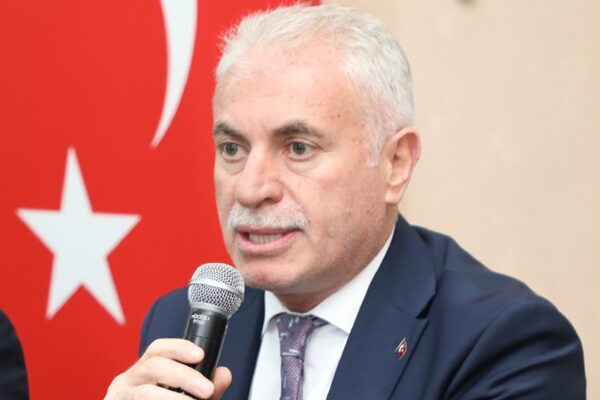 Bayburt Belediye Başkanı Mete Memiş, 24 Kasım Öğretmenler Günü'nü kutladı.