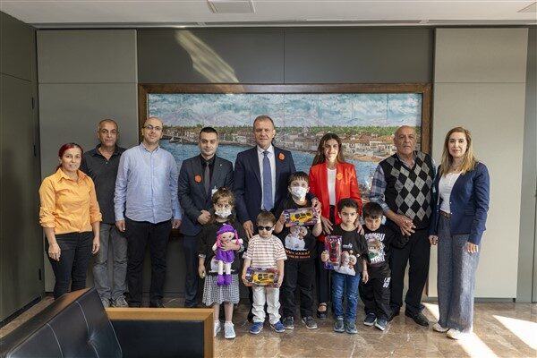 Başkan Seçer, LÖSEV’in hastalığa yakalanan çocukların tedavi sürecinin yanı sıra,