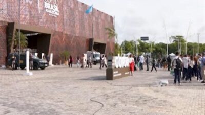 Tartışmanın merkezinde, iklim değişikliğine en büyük katkıyı yapan fosil yakıtların