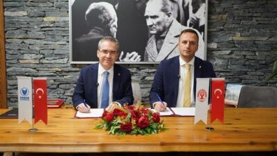 Protokole, Bornova Belediye Başkanı Ömer Eşki ile Yaşar Üniversitesi Rektör