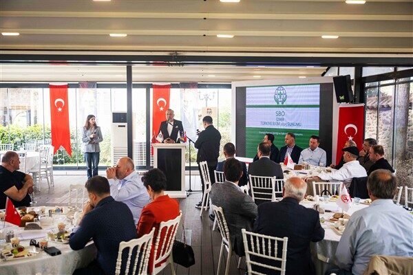 Yurt içi ve yurt dışından iş insanları ile dernek temsilcilerinin