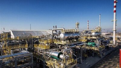 Burgaz, Bulgaristan'ın tek petrol rafinerisi ve Lukoil'in bir parçası olarak