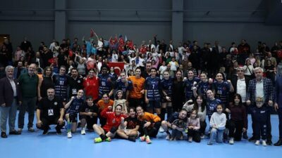 Kadınlar Hentbol Süper Ligi’nde lider konumda bulunan Bursa Büyükşehir Belediyespor,