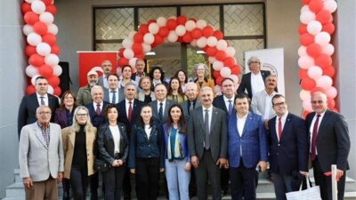 Açılışa; CHP Yerel Yönetimler ve Dirençli Kentlerden Sorumlu Genel Başkan