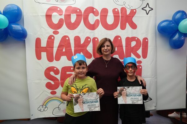 Büyükşehir, Çocuk Hakları Şenliği düzenledi Eskişehir Büyükşehir Belediyesi Çocuk Hakları Birimi, 20 Kasım Dünya Çocuk