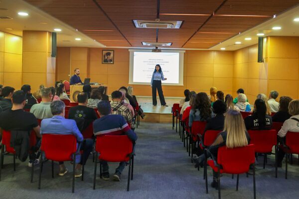 Büyükşehir Belediyesi’nin birçok farklı biriminden personelin katılım sağladığı eğitimde, personelin