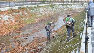 Isparta Belediyesi Temizlik İşleri Müdürlüğü tarafından bir yandan mahallelerde ve