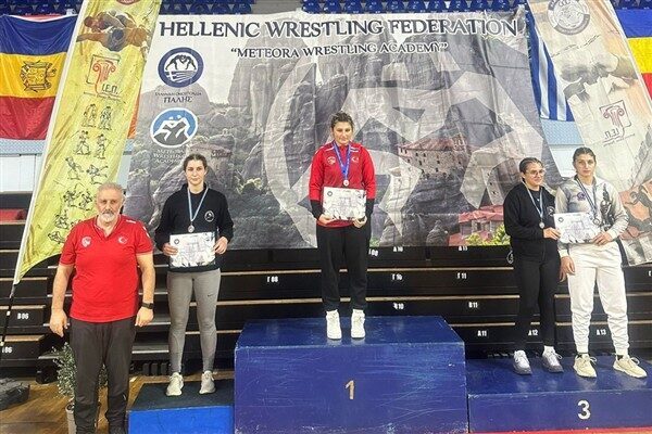 ÇBSK güreşçisi Meliha Kobal, Yunanistan'ın Trikala şehrinde düzenlenen Uluslararası Güreş