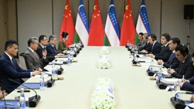 Çin Komünist Partisi (ÇKP) Merkez Komitesi Siyasi Bürosu Üyesi ve