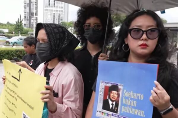 Suharto'nun 1960'lardan 1990'lara kadar süren Yeni Düzen rejimi sırasında Endonezya,