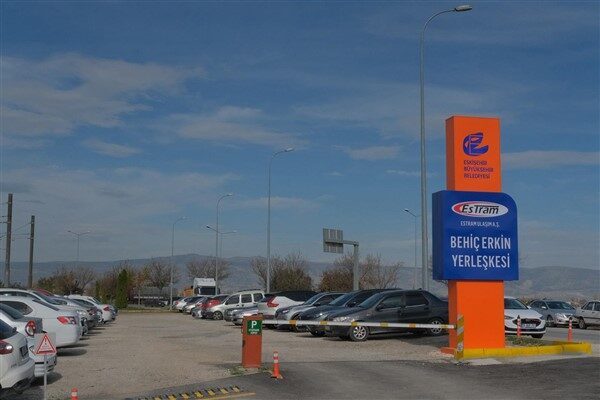 Eskişehir Büyükşehir Belediye Başkanı Ayşe Ünlüce, Behiç Erkin’in 64. vefat