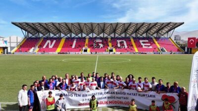 Niğde Belediyesi tarafından düzenlenen “Futbolun Yıldızları & Veteran Takımı Özel