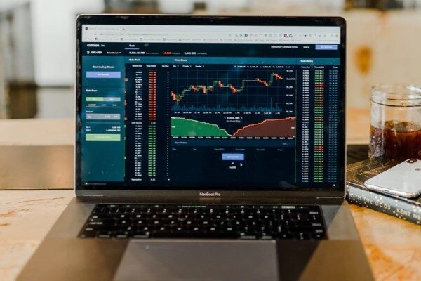 Gedik Yatırım'ın değerlendirmesinde, haftaya pozitif bir başlangıç yapan ABD vadeli endekslerinin,