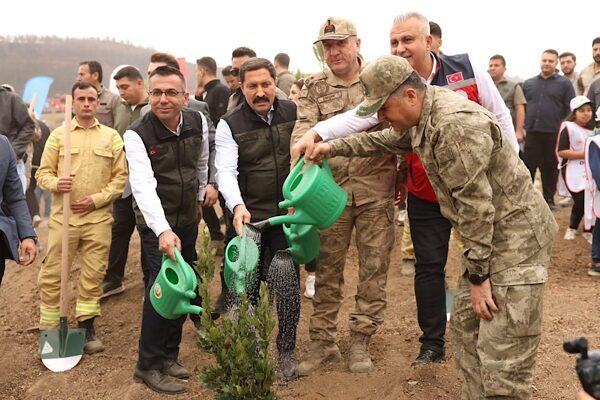 Hatay’da 11 Kasım Milli Ağaçlandırma Günü dolayısıyla düzenlenen Yeşil Vatan