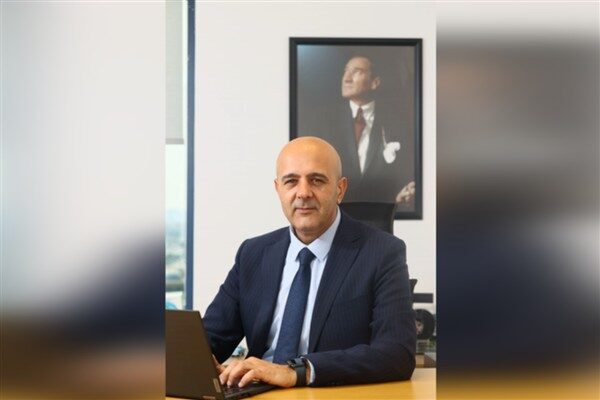 Bireylerin geleceğini teminat altına alırken, sosyal sorumluluk projeleriyle de topluma