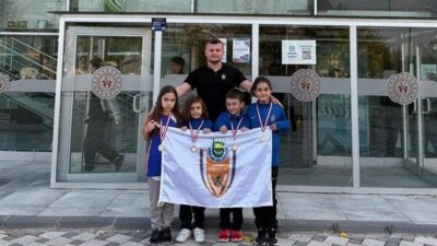 İnegöl Belediye Spor Kulübü yüzme branşı sporcuları, 10-11 Kasım tarihlerinde