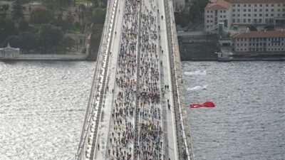 Dünyada iki kıta arasında koşulan tek maraton olan Türkiye İş