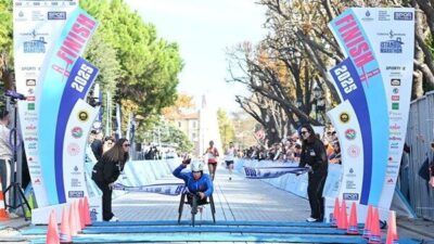 “Dünyanın kıtalararası koşulan tek maratonu” ünvanını taşıyan İstanbul Maratonu’nda heyecan