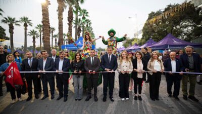 İzmir Büyükşehir Belediyesi, balkon bahçeciliği ve kentsel tarımı yaygınlaştırmak, süs