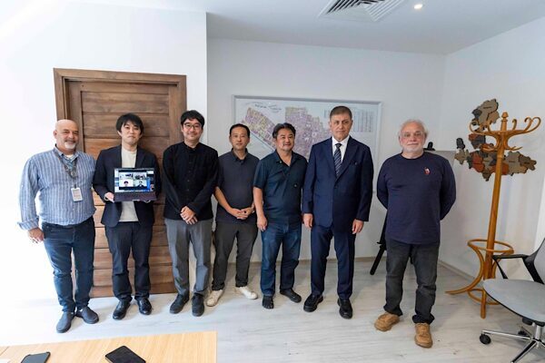 İzmir Büyükşehir Belediye Başkanı Dr. Cemil Tugay, kıyı temizliği ve