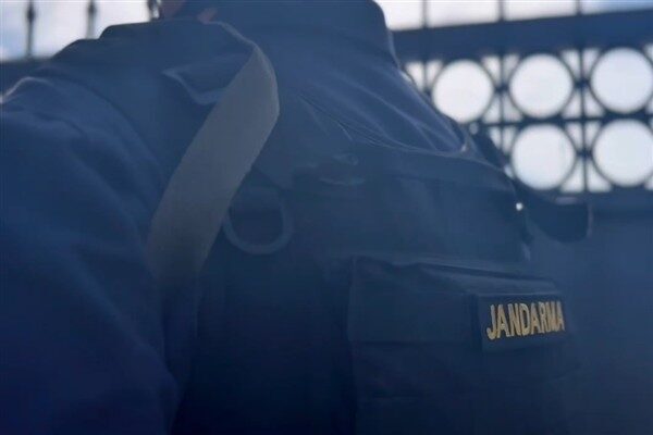 Jandarmadan göçmen kaçakçılarına operasyon Jandarma Genel Komutanlığı’ndan yapılan açıklamaya göre, göçmen kaçakçılığı organizatörleri ve