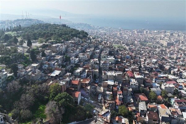 Kadifekale çevresinde 1/1000 Ölçekli Uygulama İmar Planı’nda Arkeoloji ve Tarih