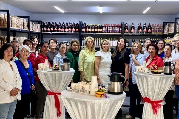 Muratpaşa Belediyesi, Kadın Kooperatifleri Ürün Satış Mağazası’nı Prof. Dr. Erdal