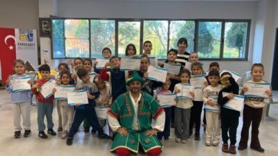 Etkinlik kapsamında çocuklar, Hacivat eşliğinde boyama çalışmaları gerçekleştirdi.  Konuyla ilgili