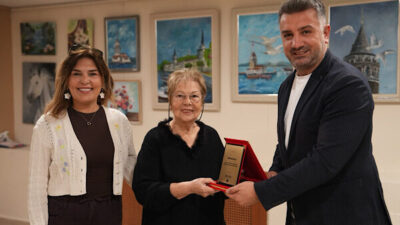 Kartal Belediyesi Hizmet Binası Fuaye Alanı’nda sanatseverleri yeni bir buluşmada