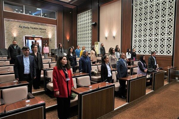 Belediye Meclis Salonu’nda gerçekleştirilen eğitime, Aile ve Sosyal Hizmetler İl