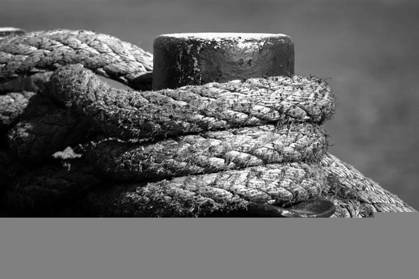 KEGM'den yapılan açıklamada makine arızası yaşayan teknede 3 kişi bulunduğu