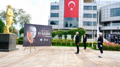 10 Kasım Atatürk’ü Anma Töreni, Kepez Belediyesi hizmet binası önünde