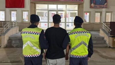 Kırşehir İl Jandarma Komutanlığı, trafik kazasına müdahale sırasında araçta şüpheli