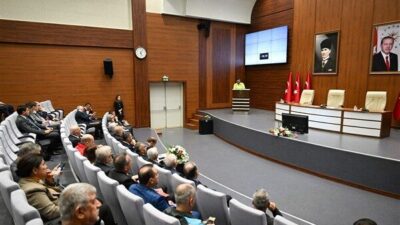 Kocaeli Valisi İlhami Aktaş, Kış Mevsimi Trafik Tedbirleri Toplantısı’na başkanlık