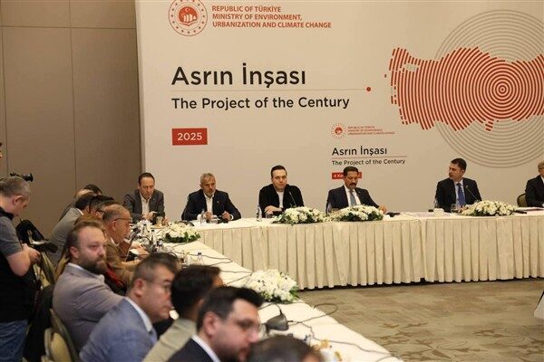 Çevre, Şehircilik ve İklim Değişikliği Bakanı Kurum Hatay’da düzenlenen “Asrın