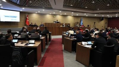 Belediye Meclis Salonu’nda gerçekleştirilen toplantıda gündem maddeleri görüşülerek karara bağlandı.