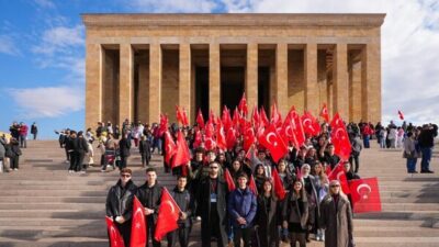 Maltepe Belediyesi’nin Cumhuriyet Eğitim Merkezi'nde üniversiteye hazırlanan gençler, Maltepe Belediye