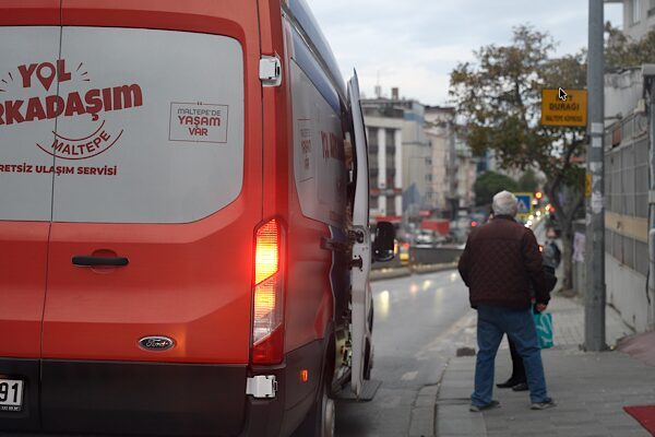 Maltepe, Büyükbakkalköy Mahallesi’nde “Yol Arkadaşım Maltepe” adıyla ücretsiz ulaşım hizmeti