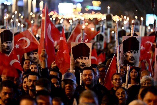 Muratpaşa Belediyesi, “Ata’ya Saygı Yürüyüşü” ile vefatının 87’nci yılında Türkiye