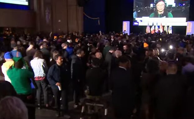 Mamdani, şehrin ilk Müslüman belediye başkanı ve 34 yaşında bir