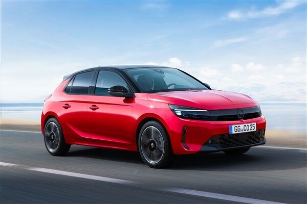 Opel, kasım ayında da binek ve hafif ticari araç modellerinde