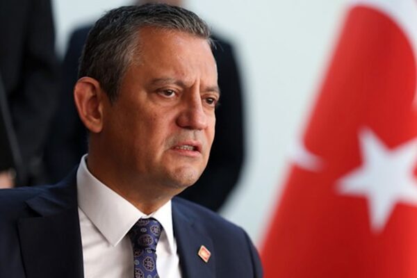 CHP Genel Başkanı  Özel, partisine yönelik iddianameyi değerlendirdiği açıklamasında, 19