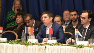 Görüşmeye ilişkin açıklama yapan Popșoi, iki ülke arasındaki güçlü iş