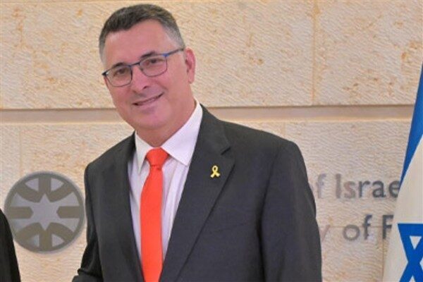 İsrail Dışişleri Bakanı Gideon Saar, Kıbrıs Dışişleri Bakanı Konstantinos Kombos'u