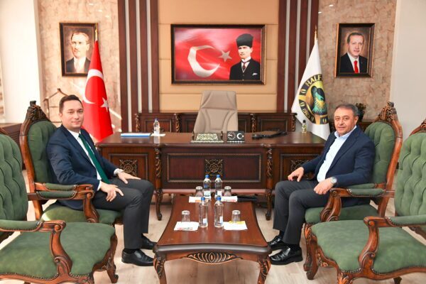 İlçe ziyareti kapsamında ilk olarak Argıl Mahallesi’nde yapımı tamamlanan TOKİ